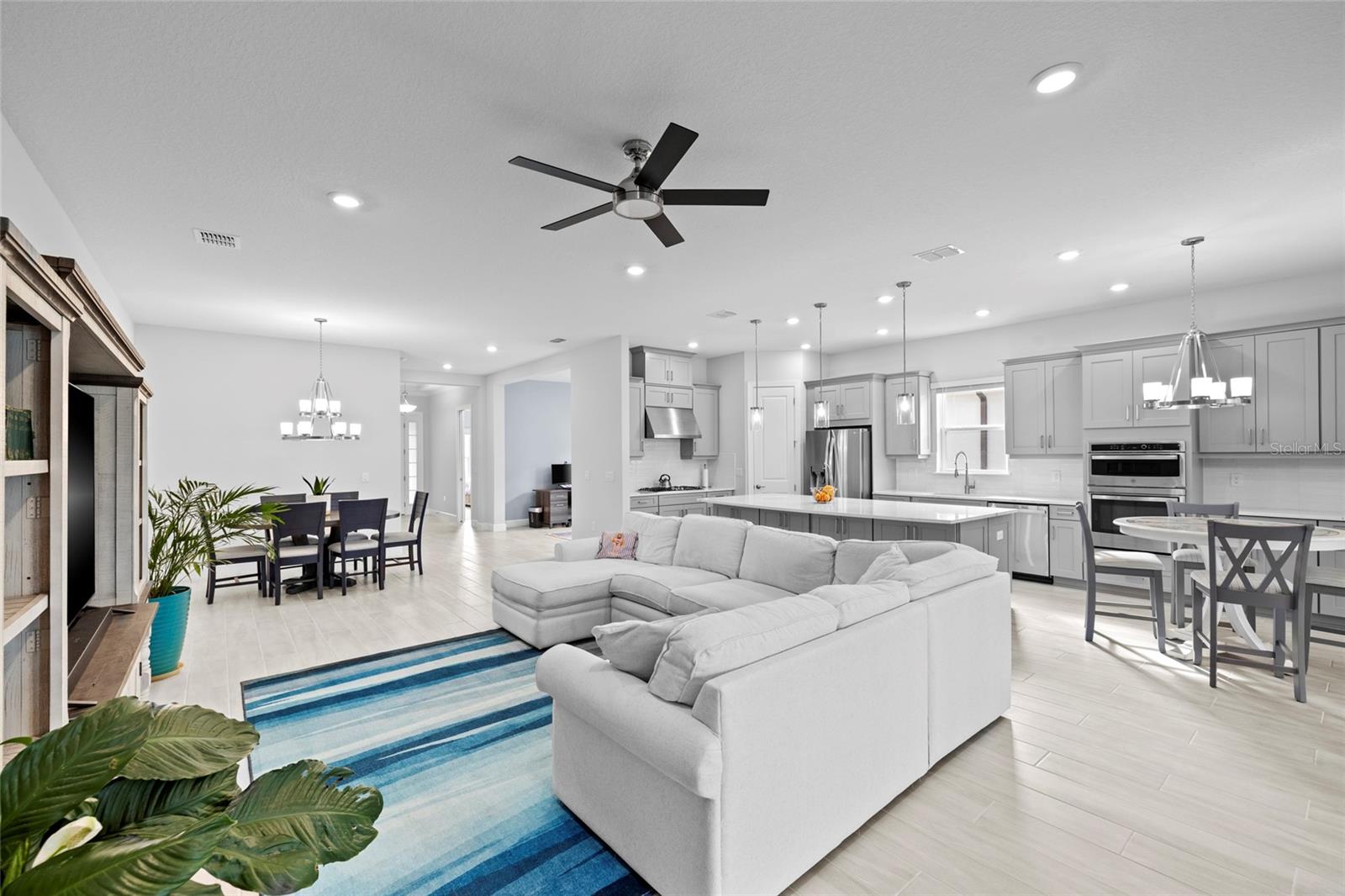 ESPLANADE NORTH AT ARTISAN LAKES SUBPH I - Residential