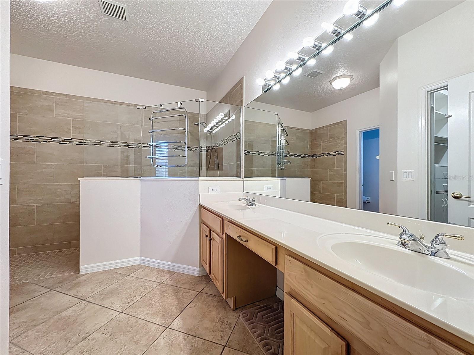 KINGS RIDGE - Residential