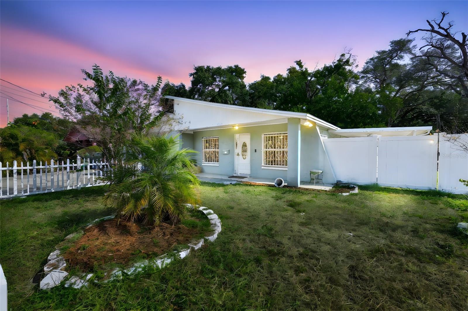 3901 N CLEARFIELD AVENUE