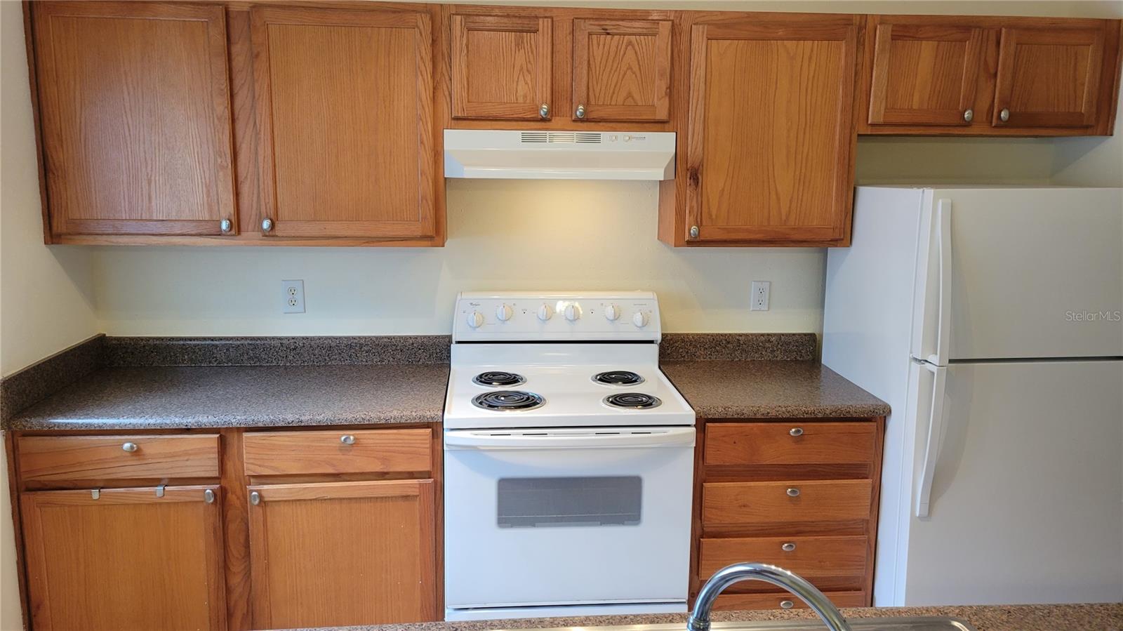 VISTAS ON BENEVA - Residential Lease