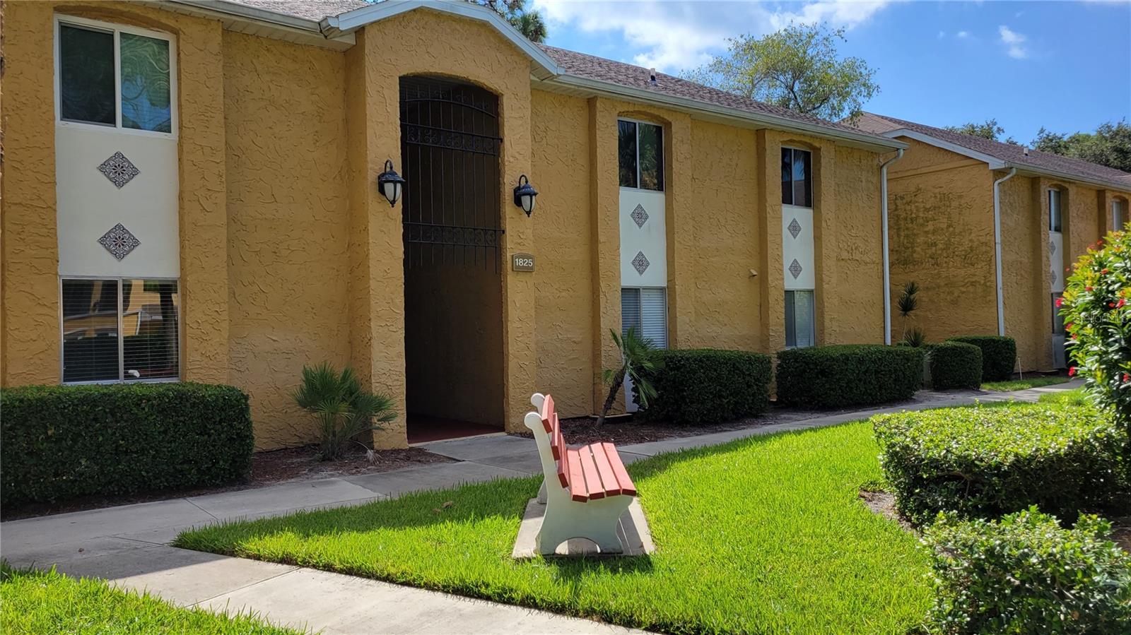 VISTAS ON BENEVA - Residential Lease