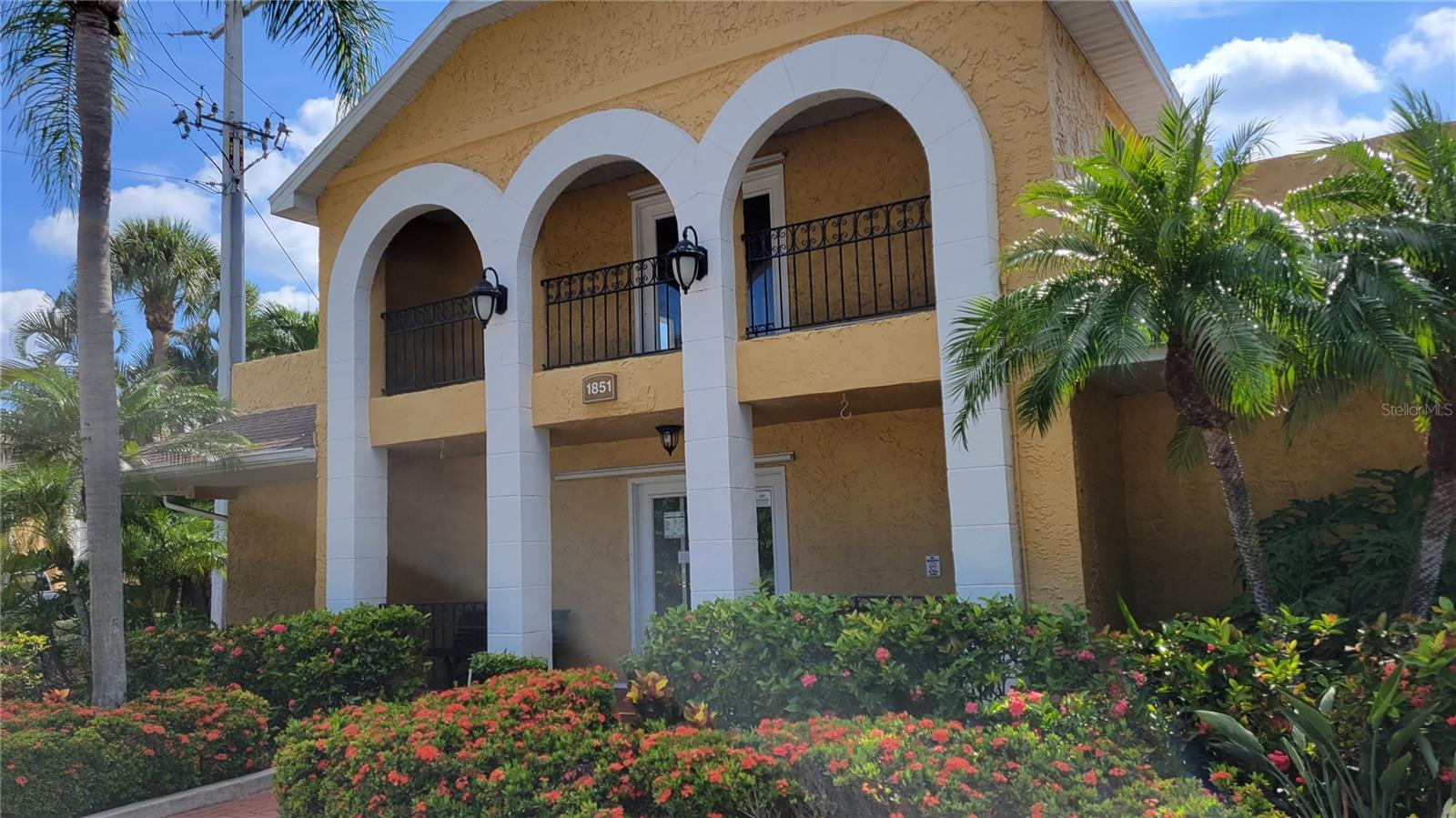 VISTAS ON BENEVA - Residential Lease