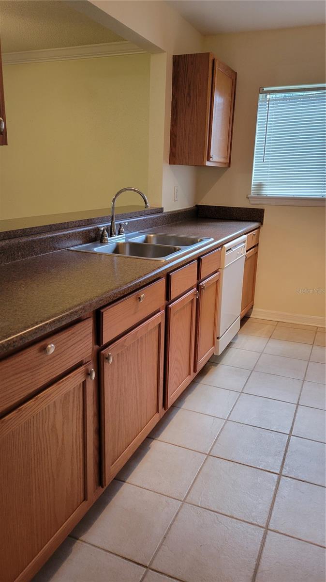 VISTAS ON BENEVA - Residential Lease