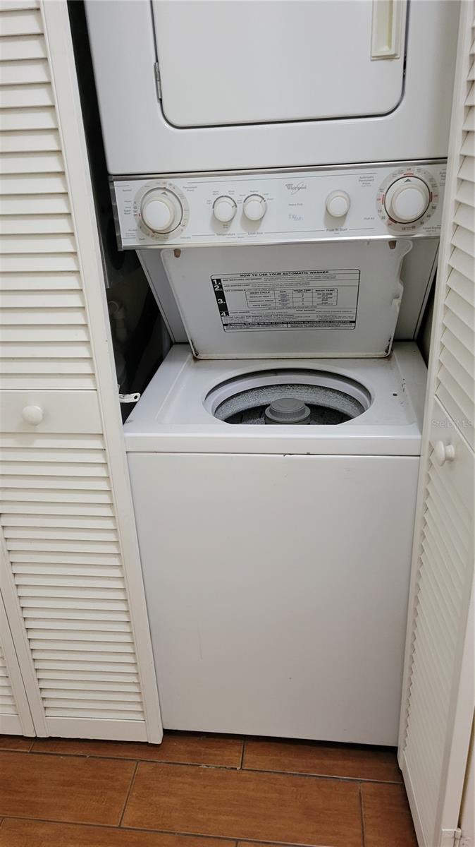 VISTAS ON BENEVA - Residential Lease