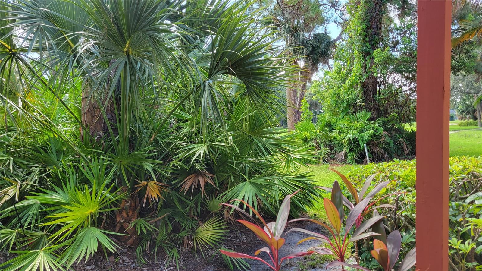 VISTAS ON BENEVA - Residential Lease