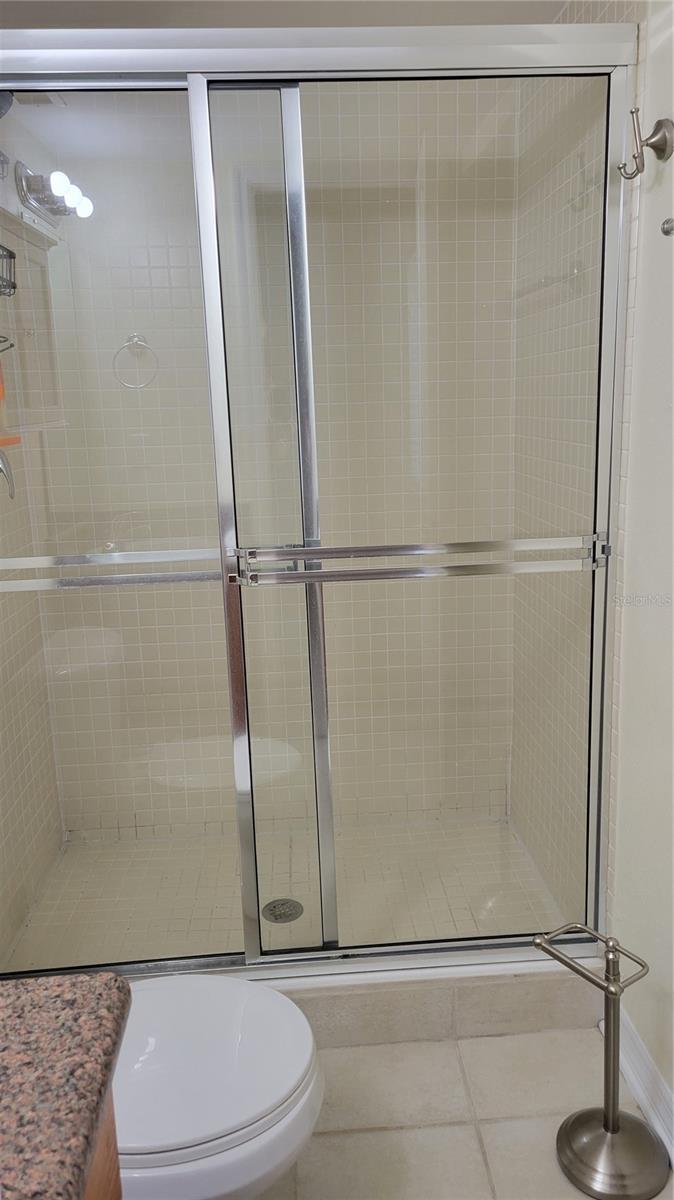 VISTAS ON BENEVA - Residential Lease