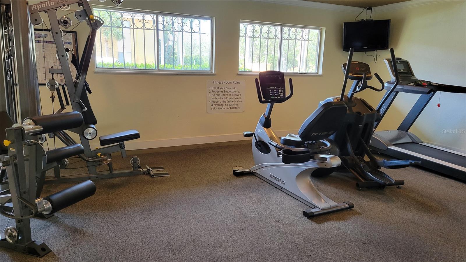 VISTAS ON BENEVA - Residential Lease