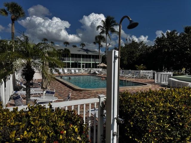 SILVER SANDS - Residential