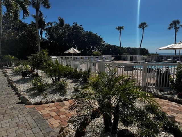 SILVER SANDS - Residential