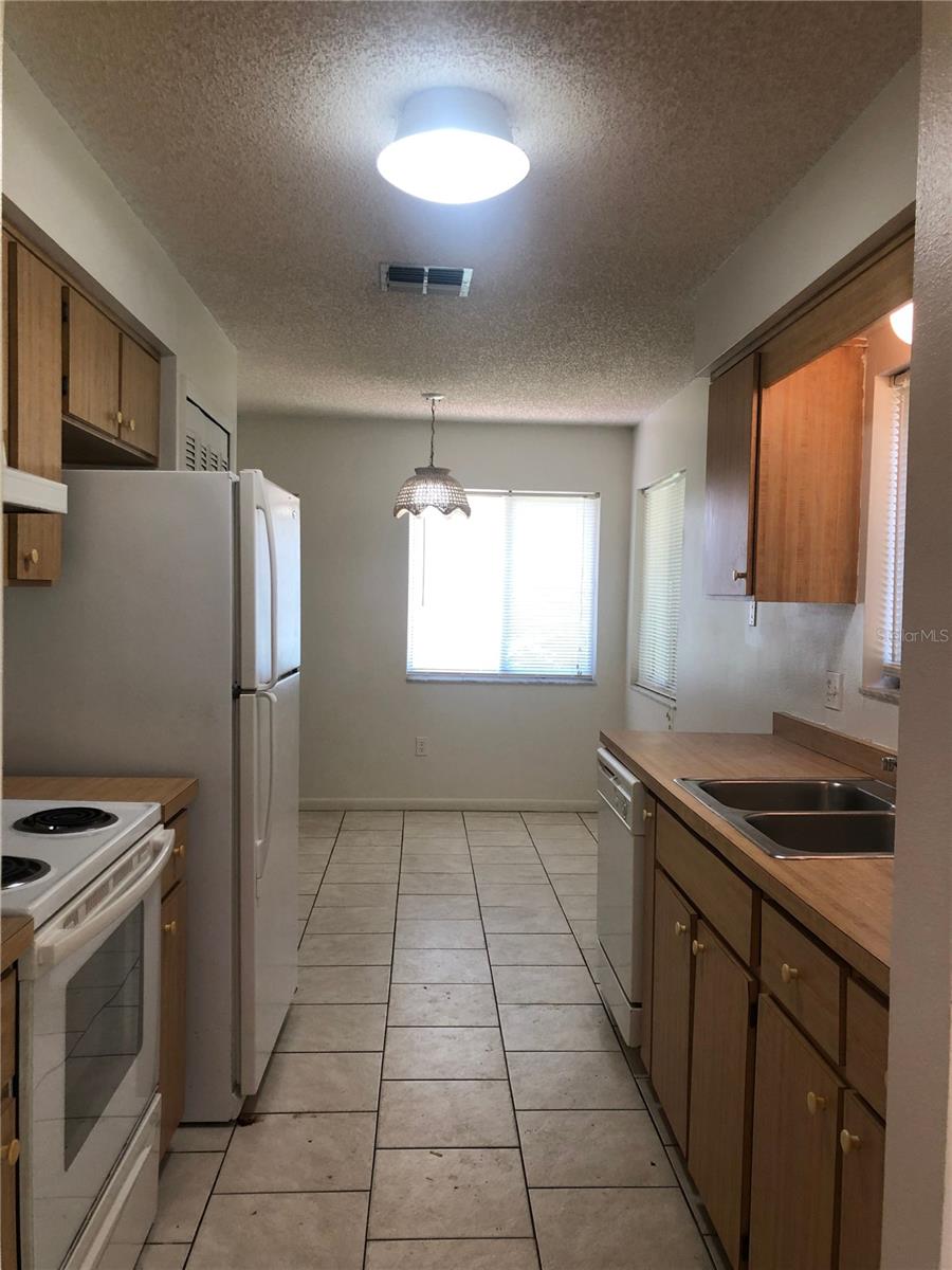 DELTONA LAKES UNIT 27 - Residential Lease