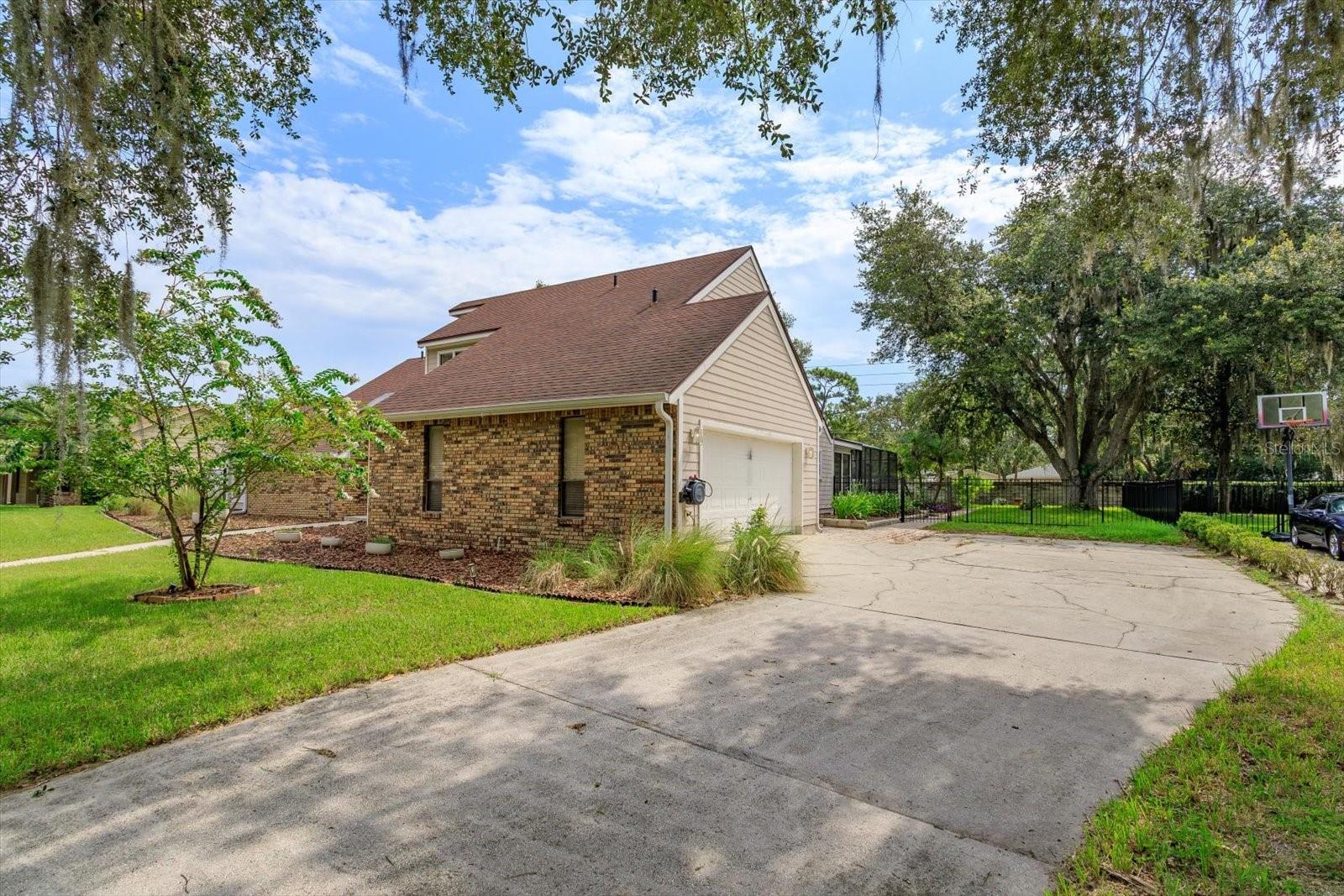 4951 COURTLAND LOOP