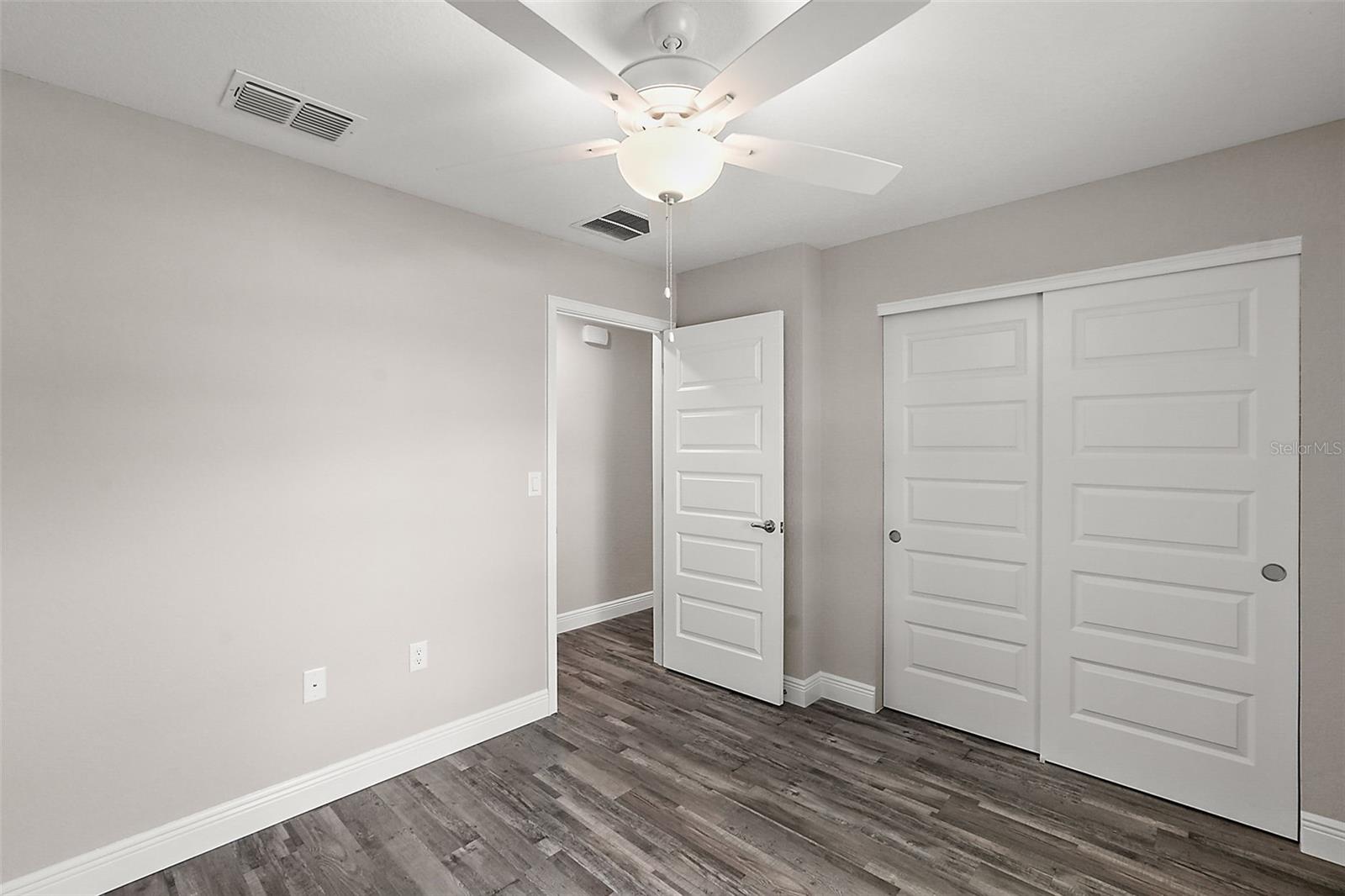 SILVER SPRINGS SHORES - Residential