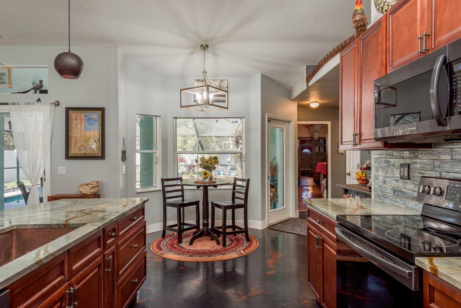 SHADOW OAKS - Residential