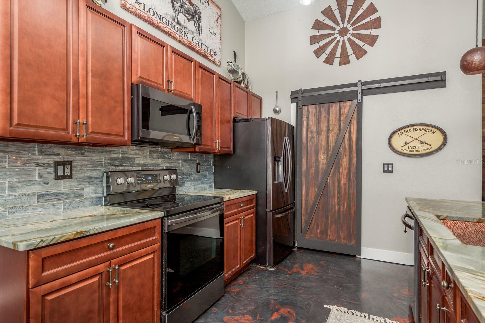 SHADOW OAKS - Residential