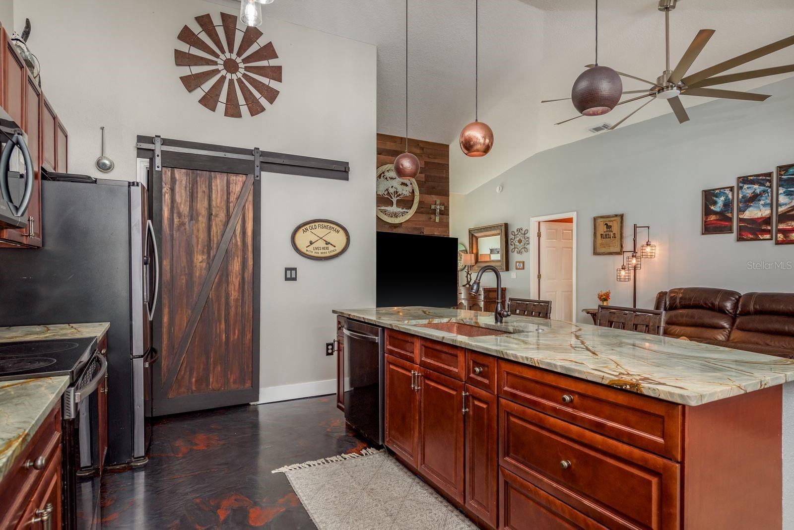 SHADOW OAKS - Residential