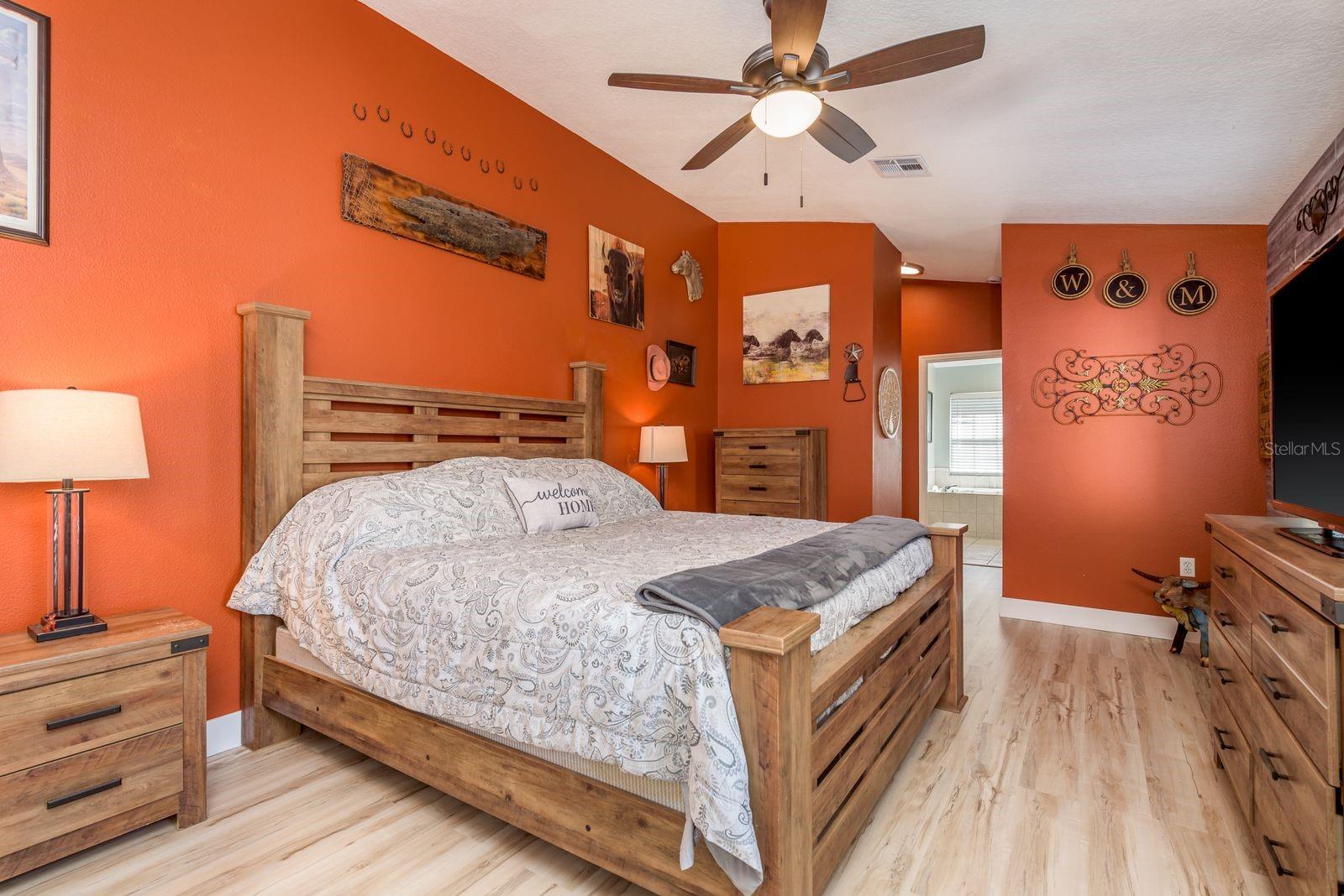 SHADOW OAKS - Residential