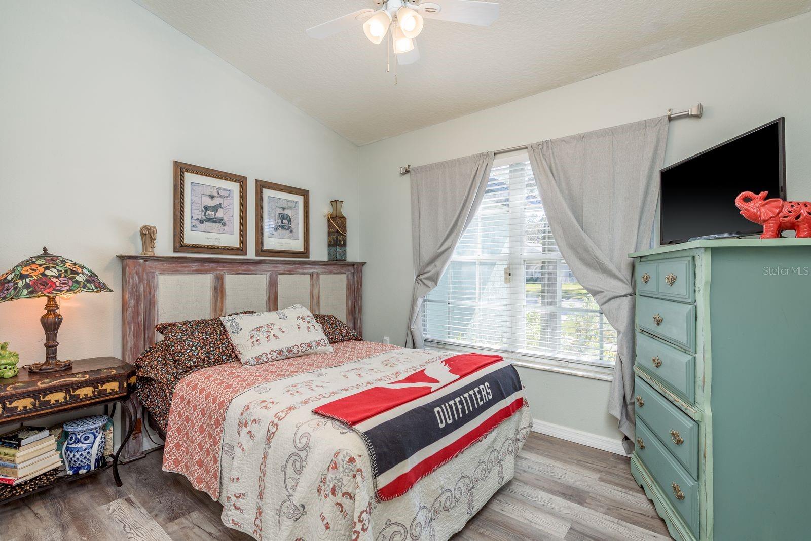 SHADOW OAKS - Residential