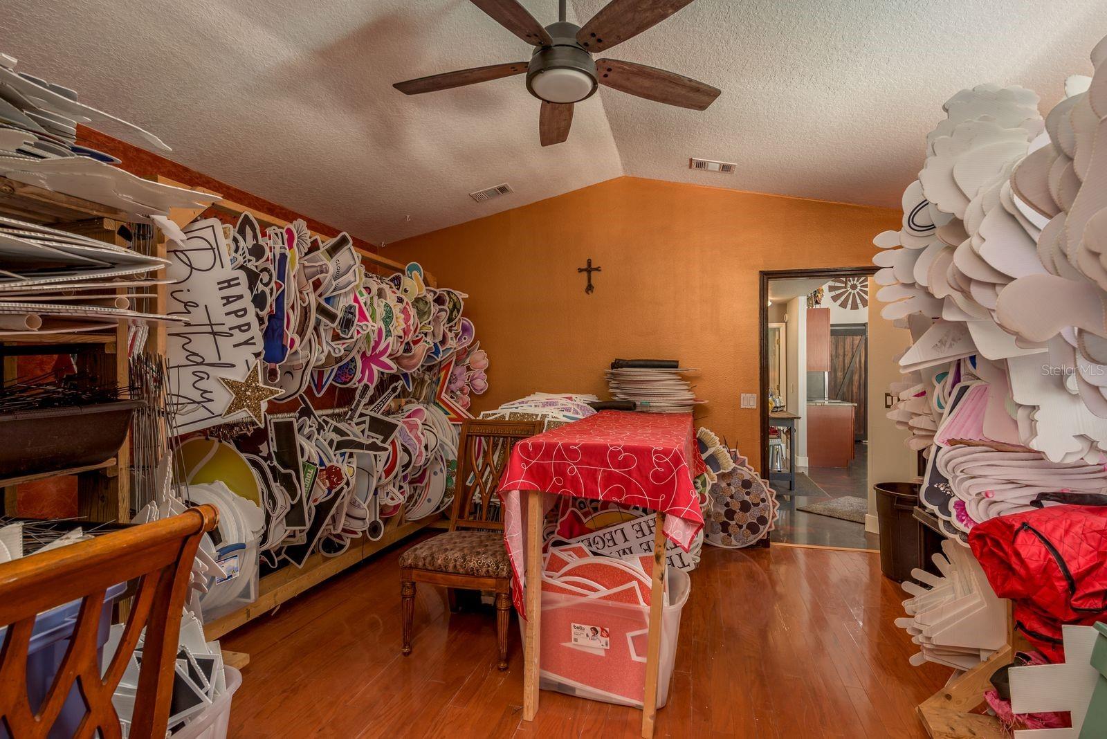 SHADOW OAKS - Residential