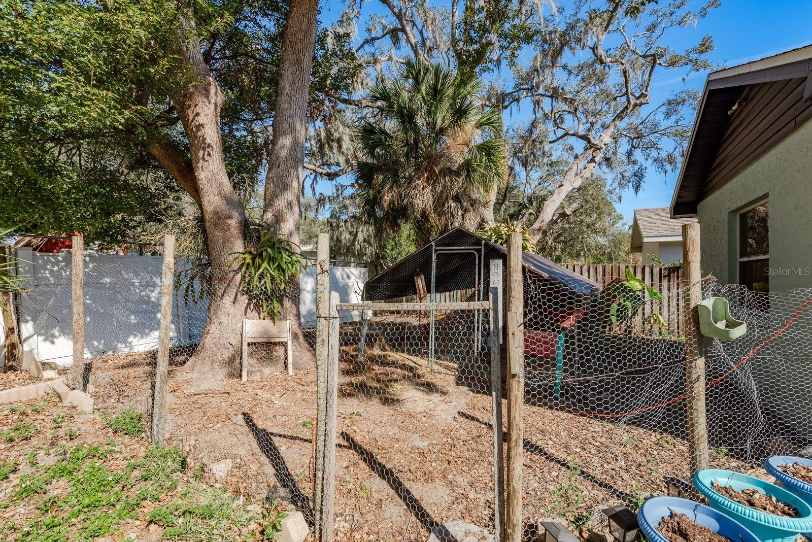 SHADOW OAKS - Residential