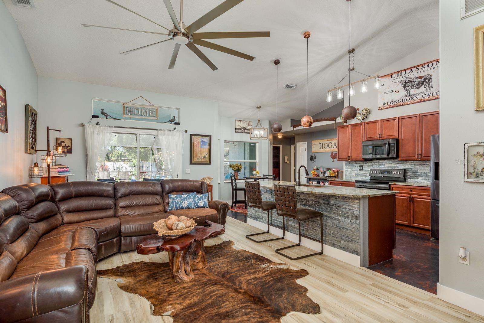 SHADOW OAKS - Residential