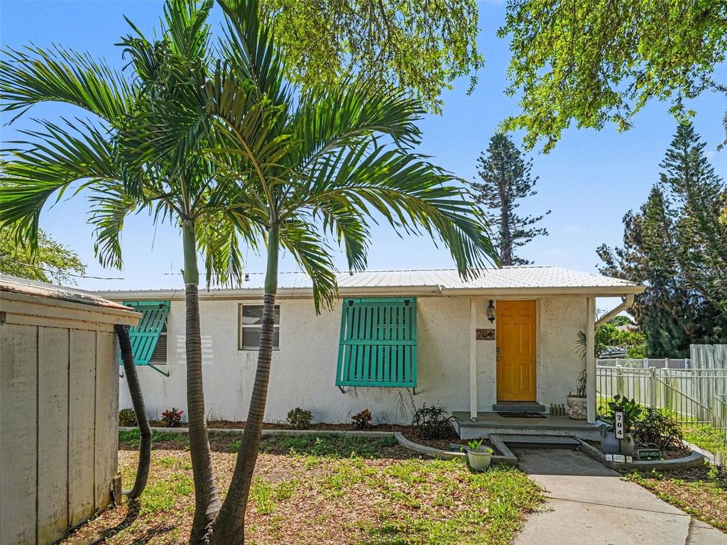 Photo of 704 69th Avenue W, Bradenton, FL 34207 (MLS # TB8488042)