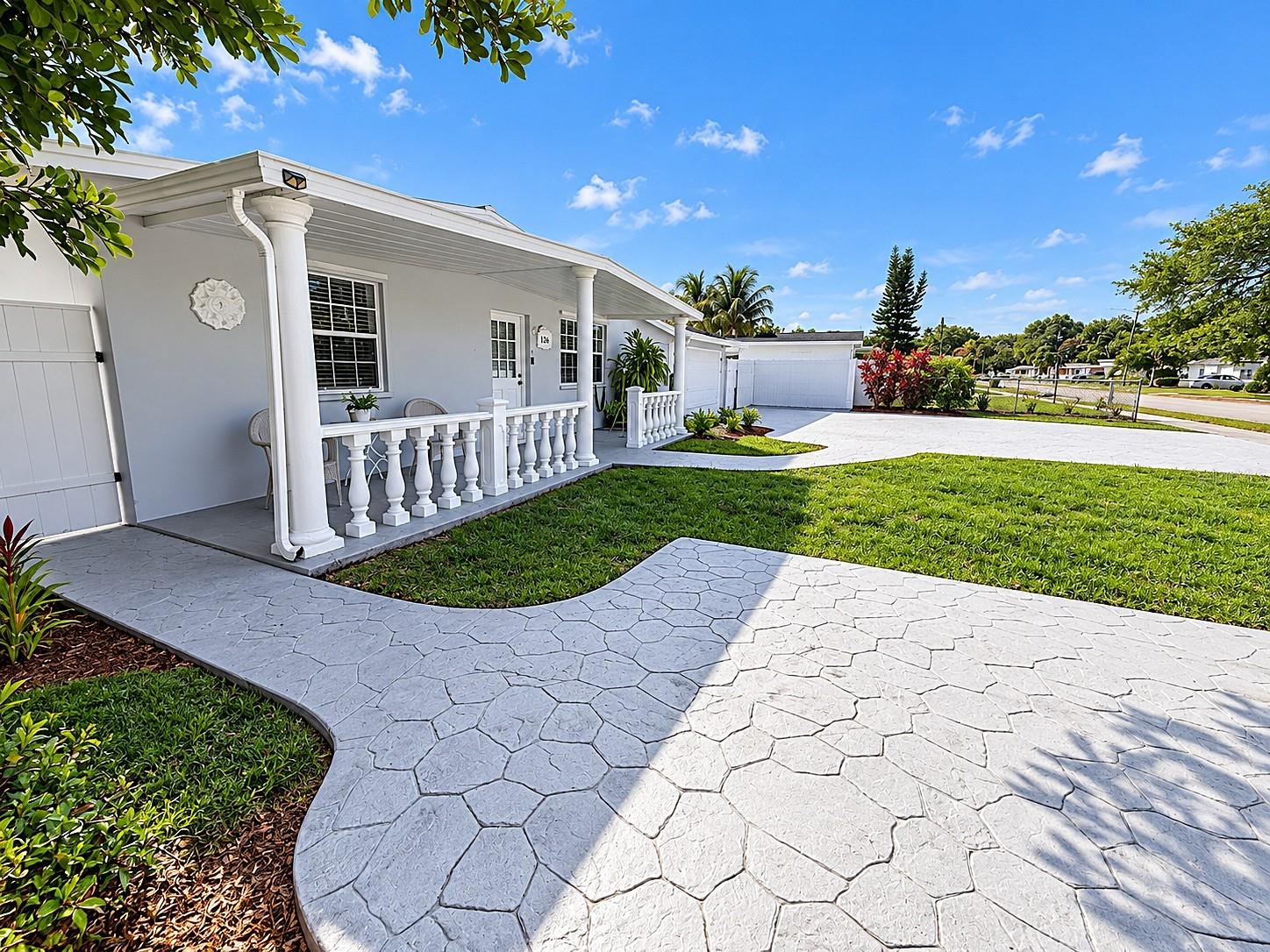 126 MIAMI GARDENS ROAD