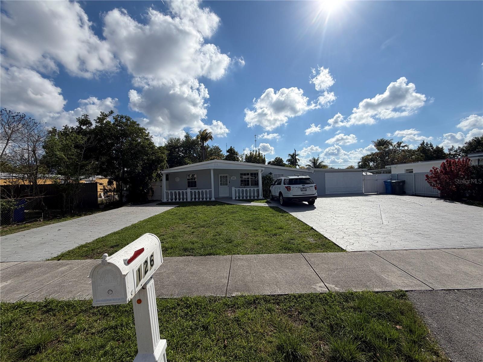 126 MIAMI GARDENS ROAD