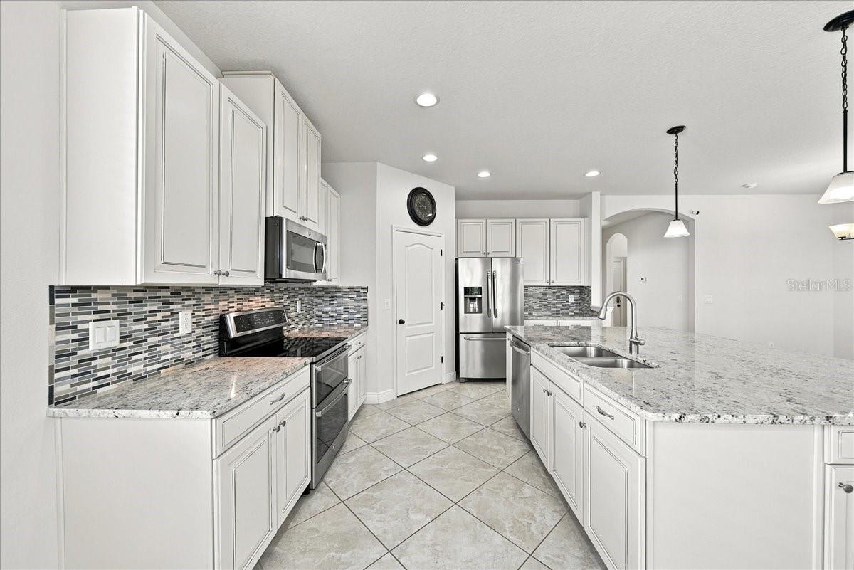 5082 INSHORE LANDINGS DRIVE