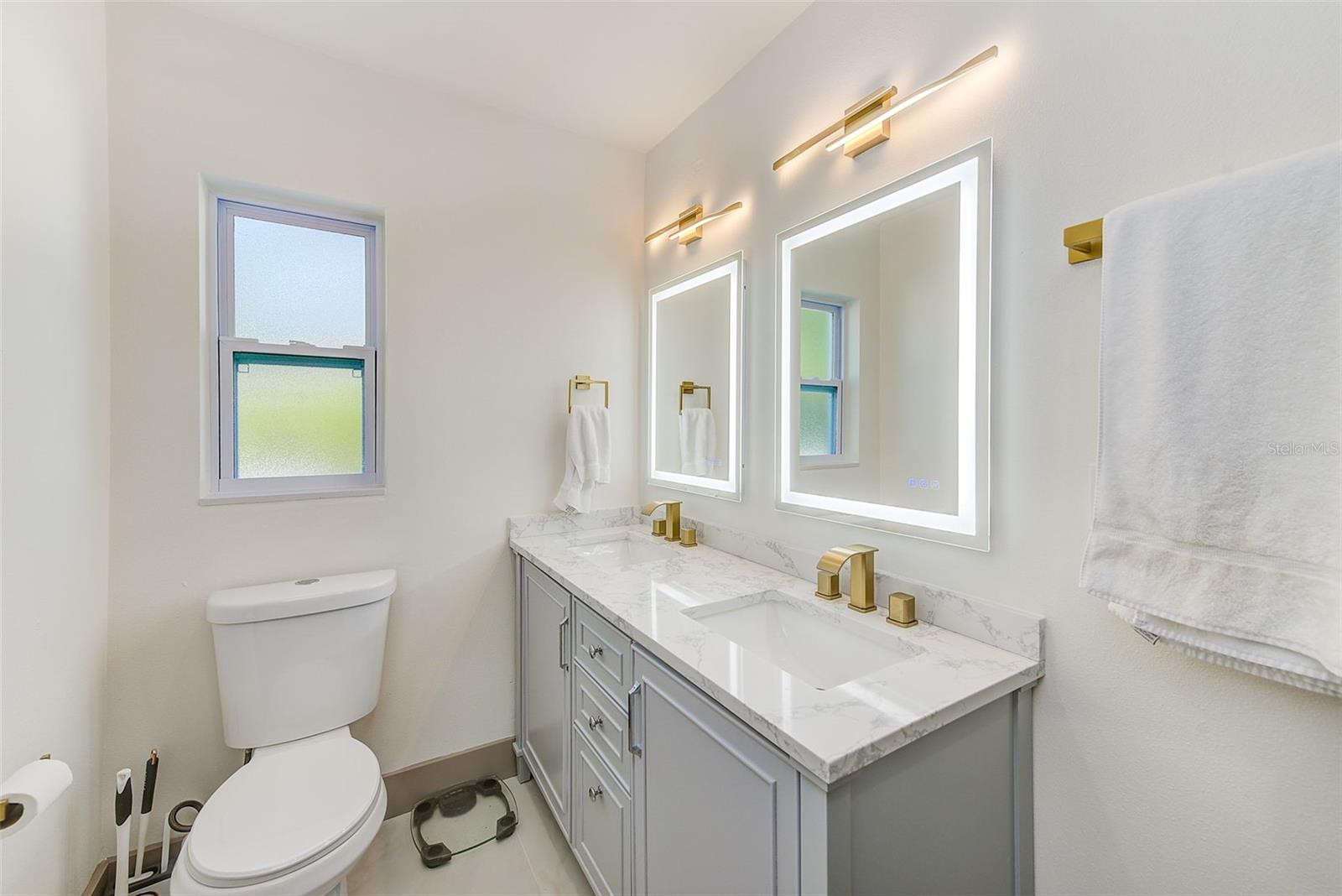 SUBURBAN ESTATES 2ND ADD - Residential