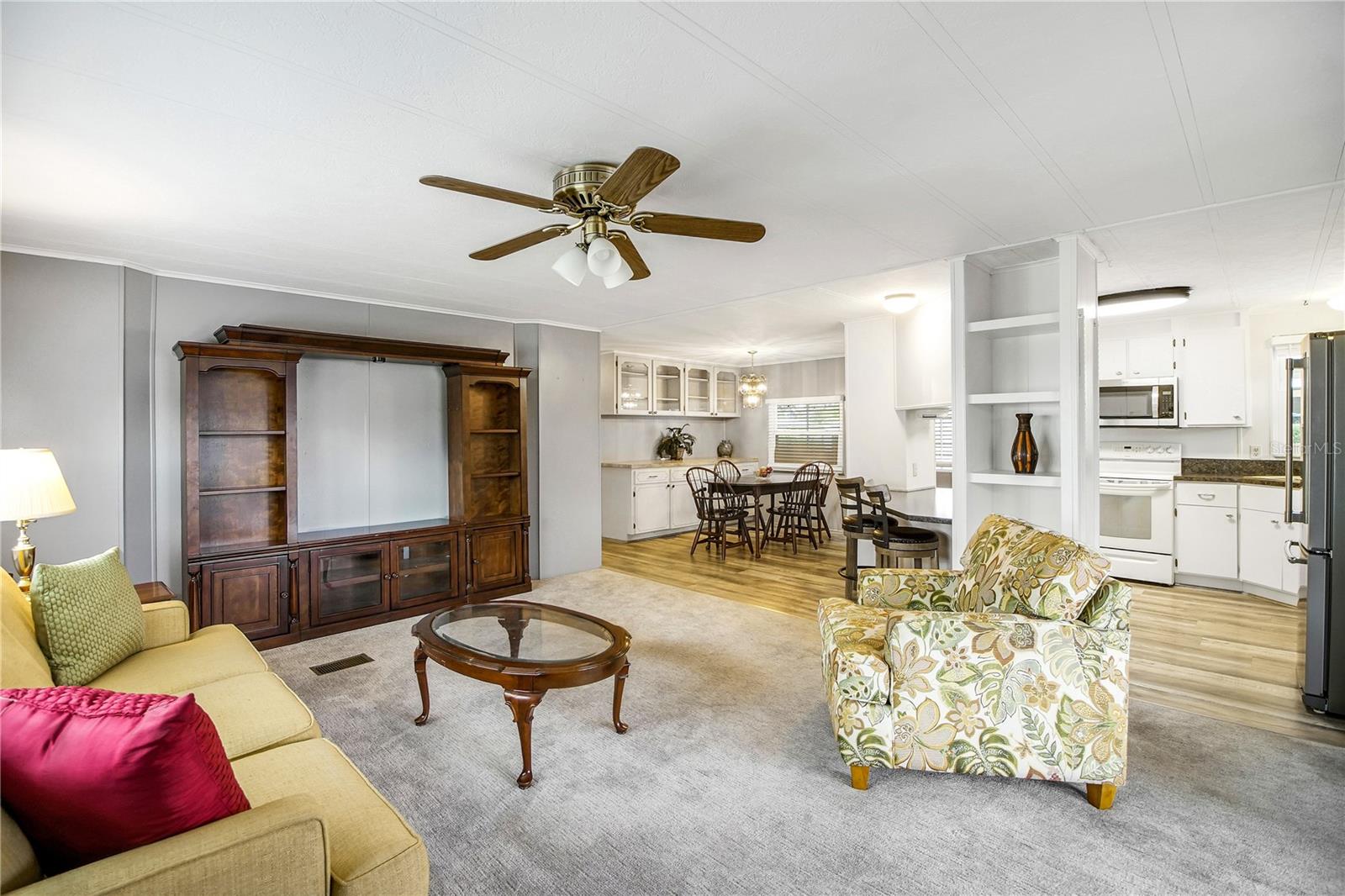 HARBOR OAKS HOMEOWNERS - Residential