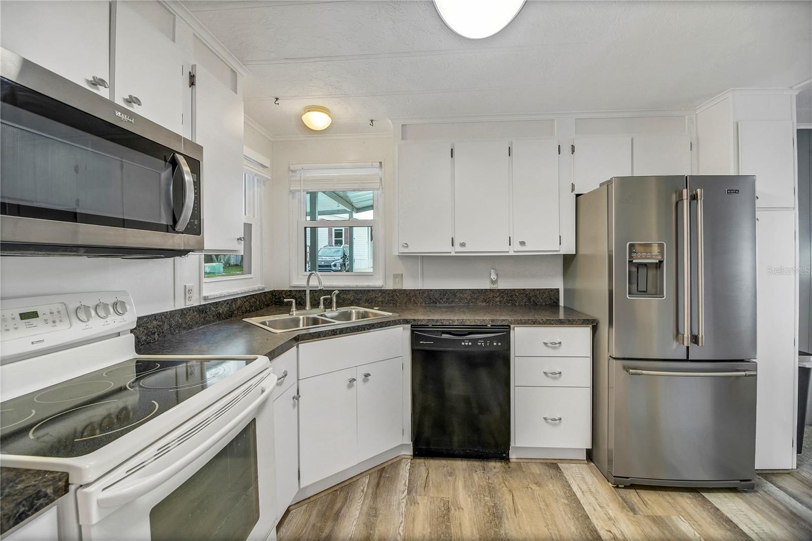 HARBOR OAKS HOMEOWNERS - Residential