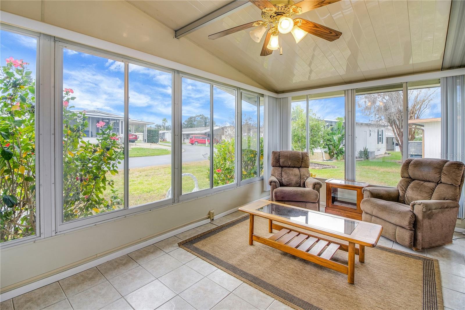 HARBOR OAKS HOMEOWNERS - Residential