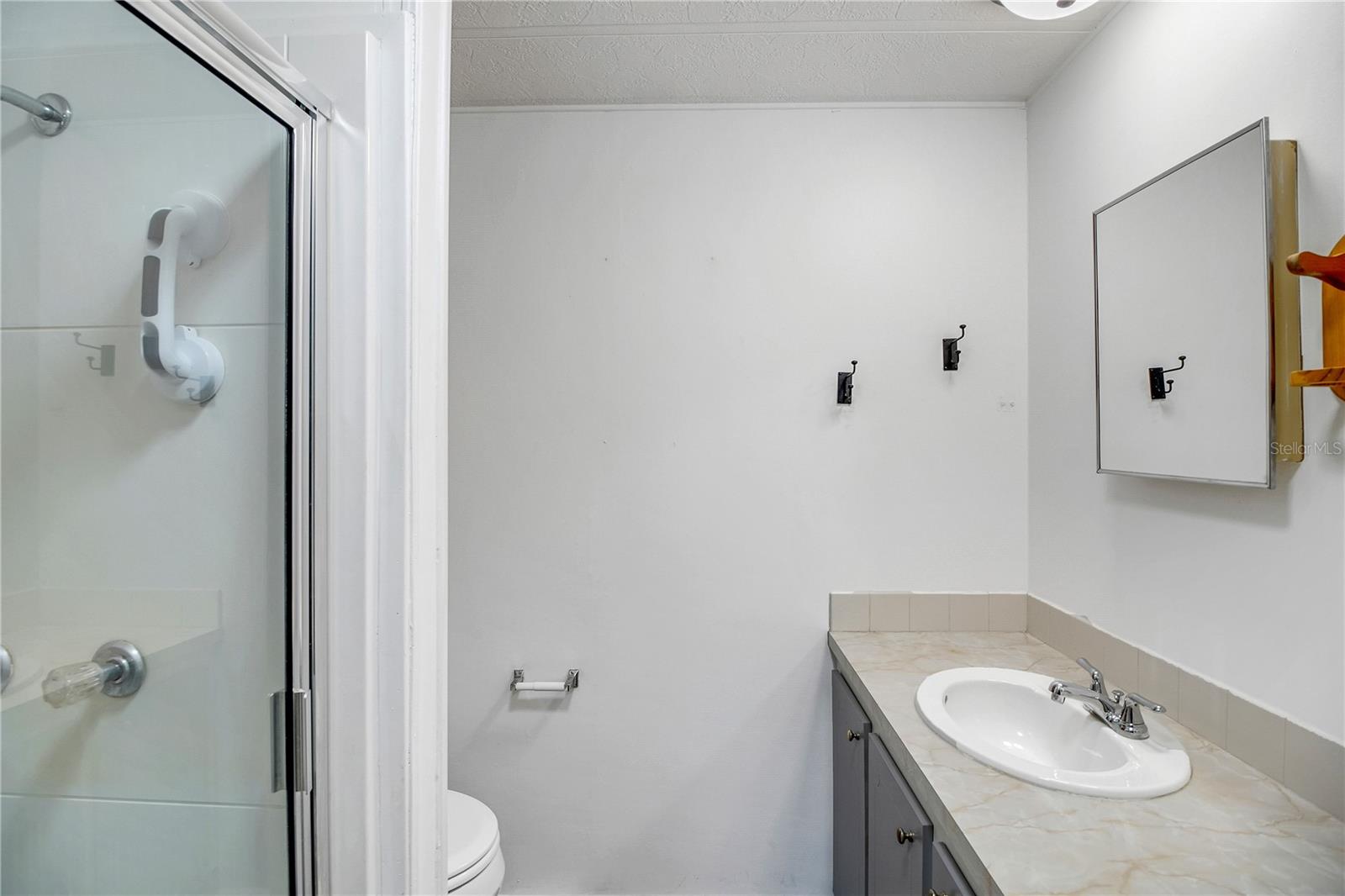 HARBOR OAKS HOMEOWNERS - Residential