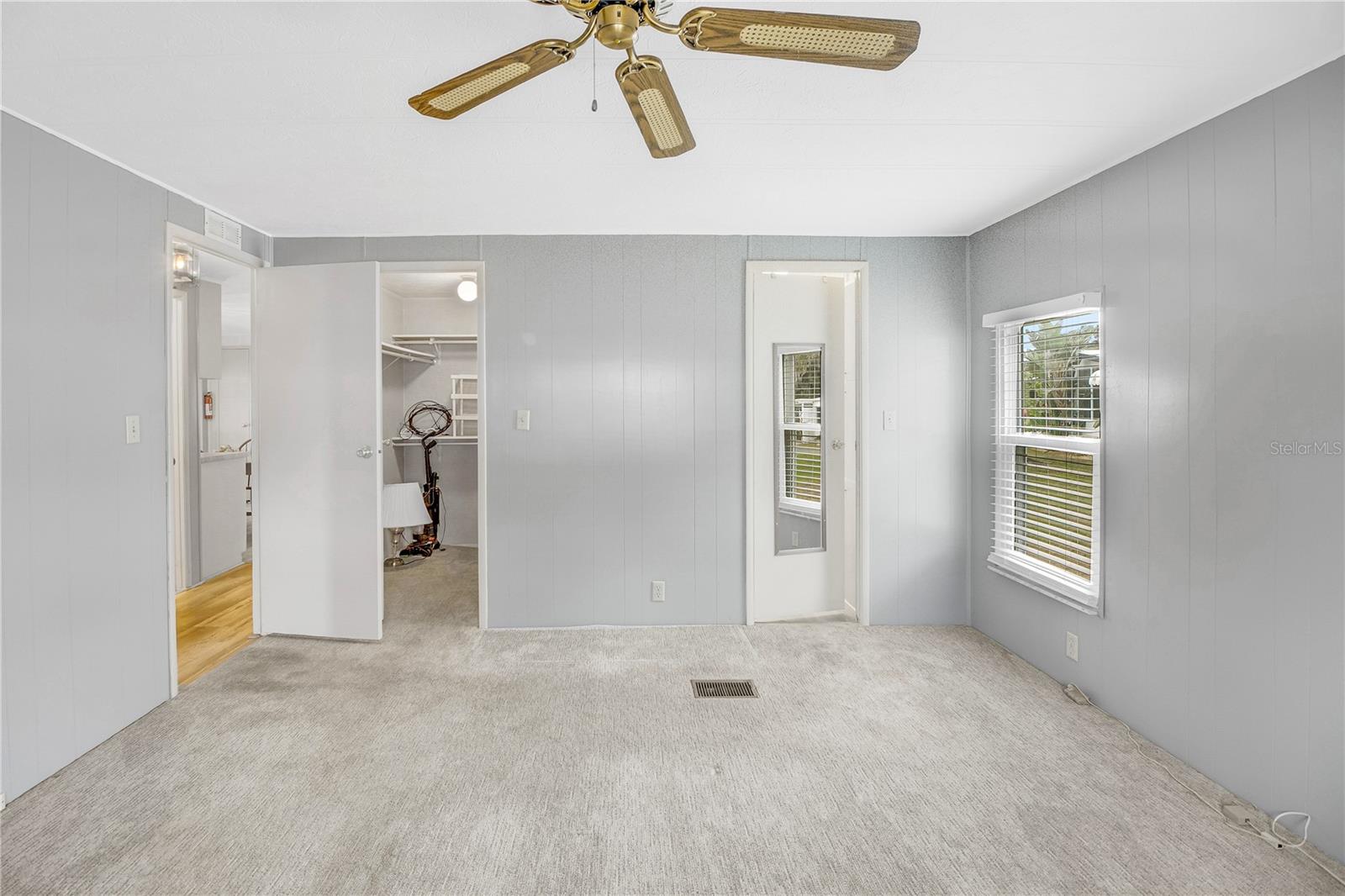 HARBOR OAKS HOMEOWNERS - Residential