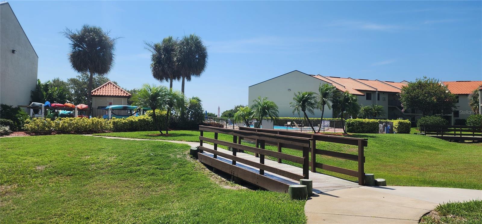 WANDER RESIDENCES OF TIERRA VERDE - Residential Lease