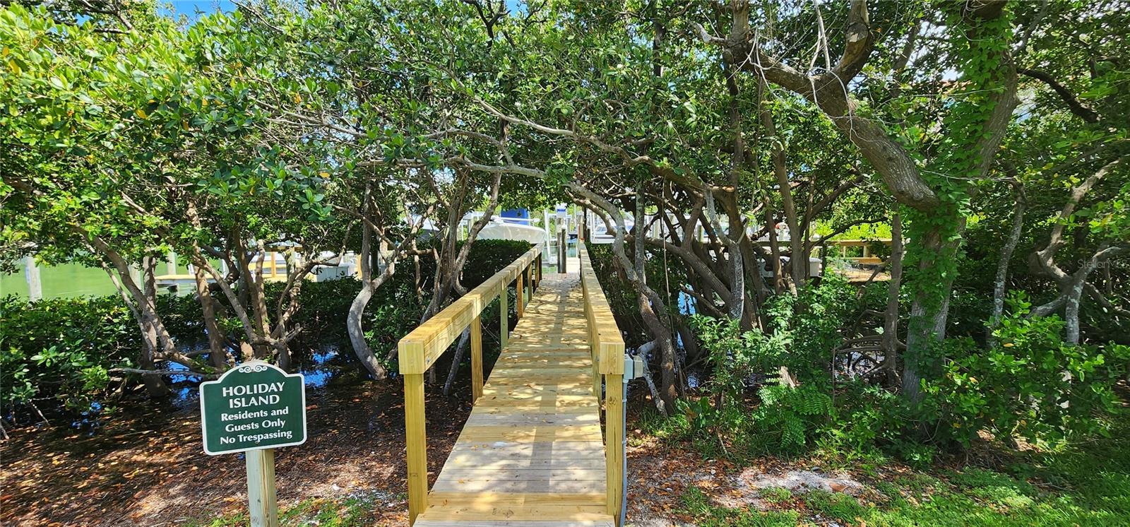 WANDER RESIDENCES OF TIERRA VERDE - Residential Lease