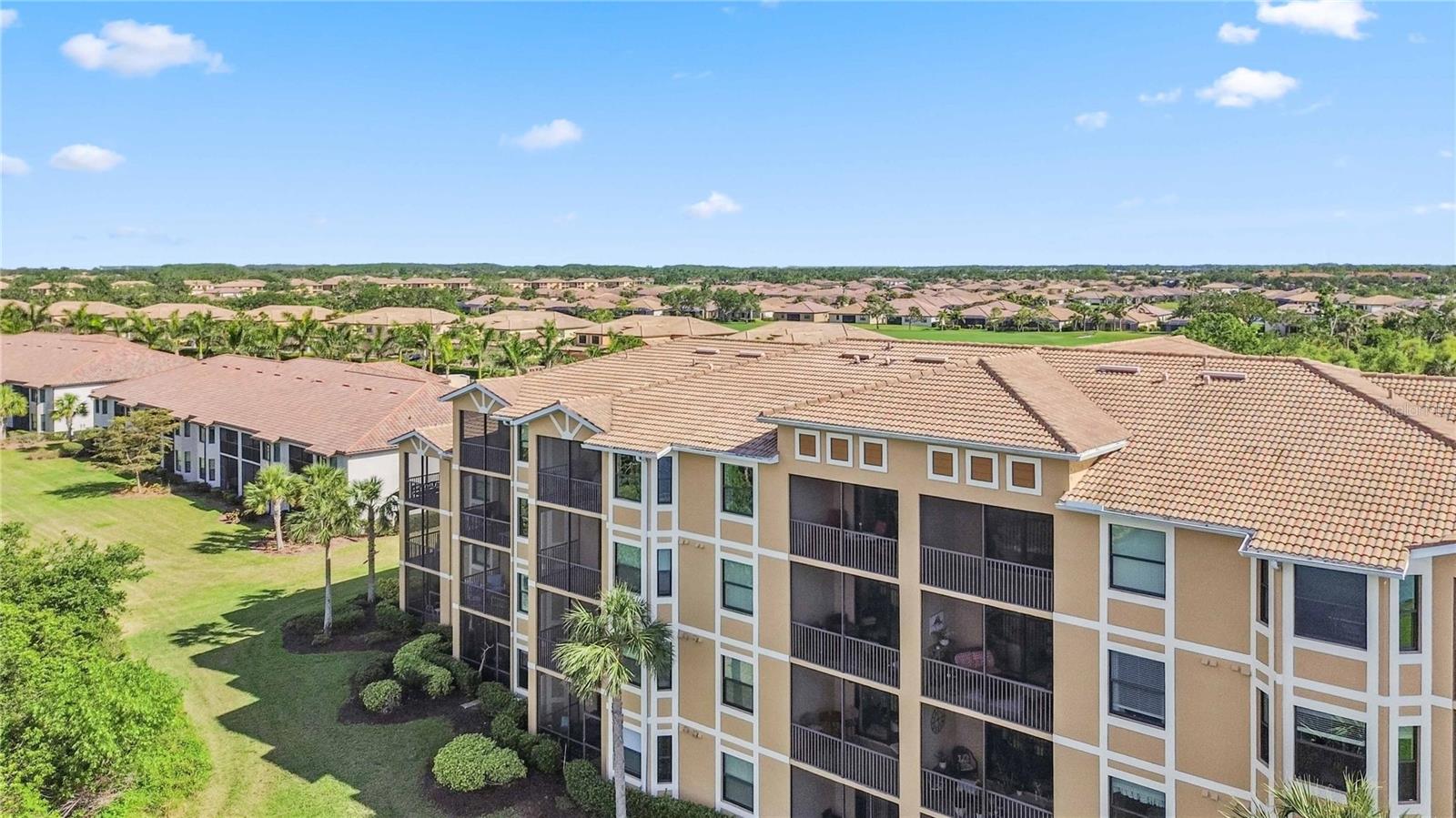 RIVER STRAND GOLF AND COUNTRY CLUB - Residential