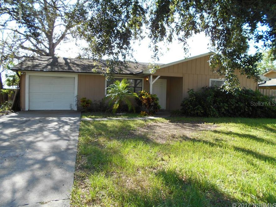 INVESTOR ALERT... This 3/2 home is in a nice area in Holly Hill...NEEDS WORK... ;Water: City