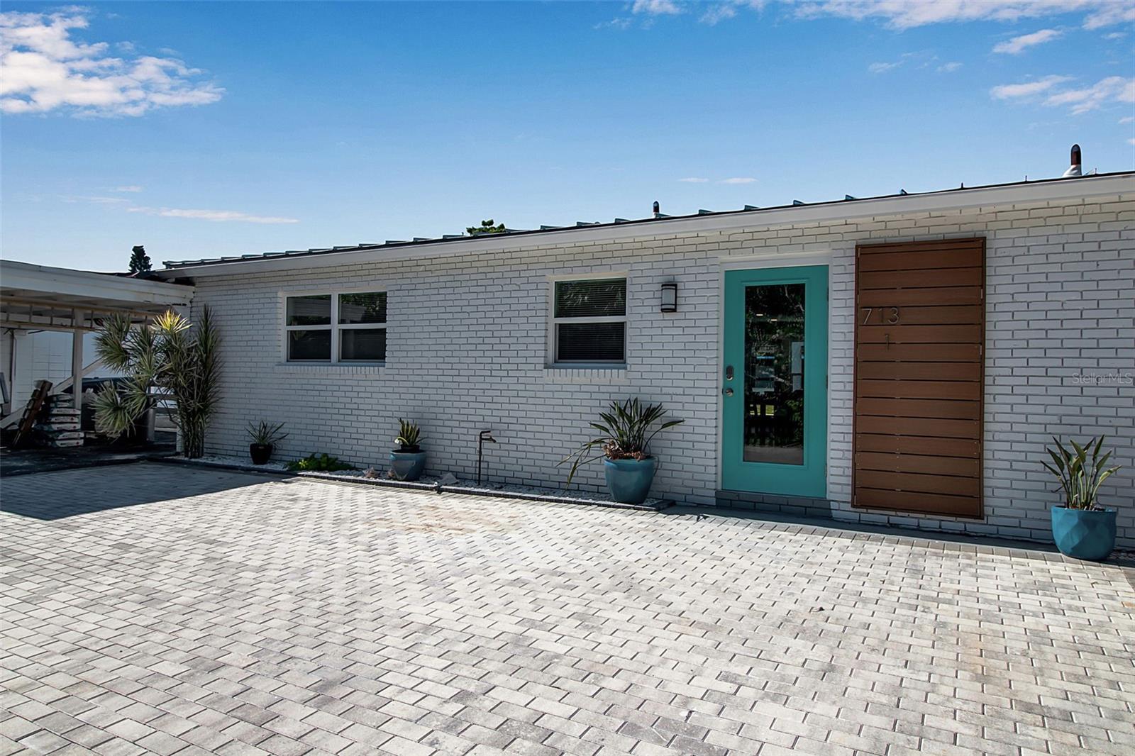 713 SAINT JUDES DRIVE S 1