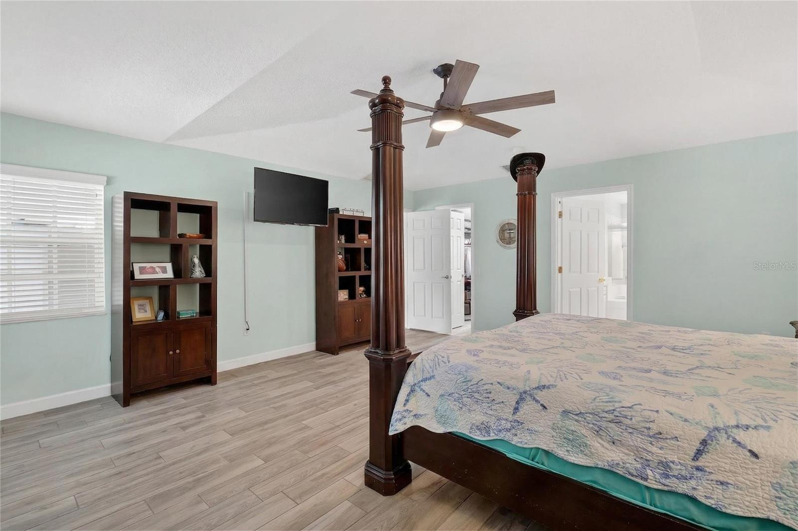 OVERLOOK ESTATES - Residential