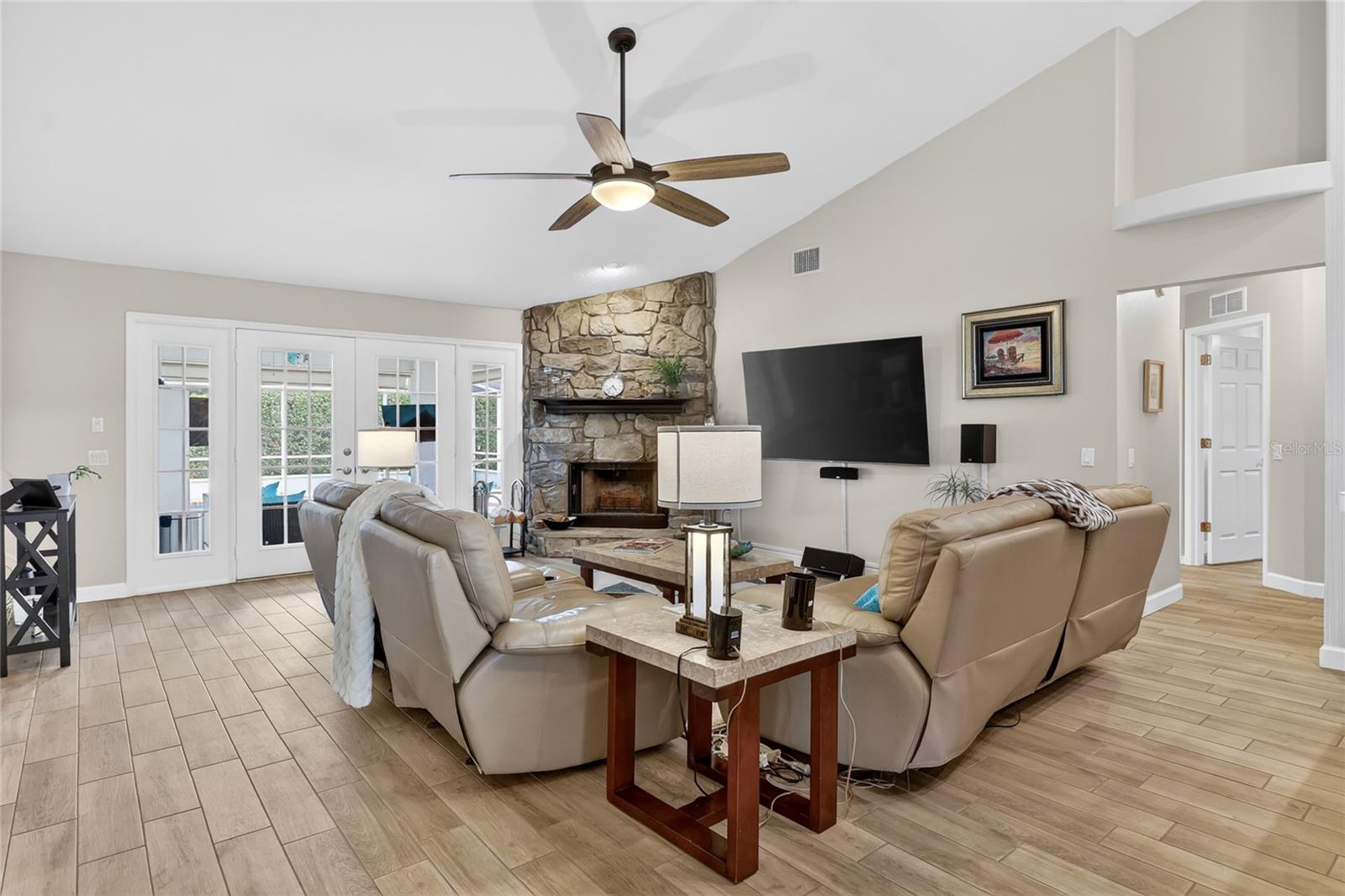 OVERLOOK ESTATES - Residential