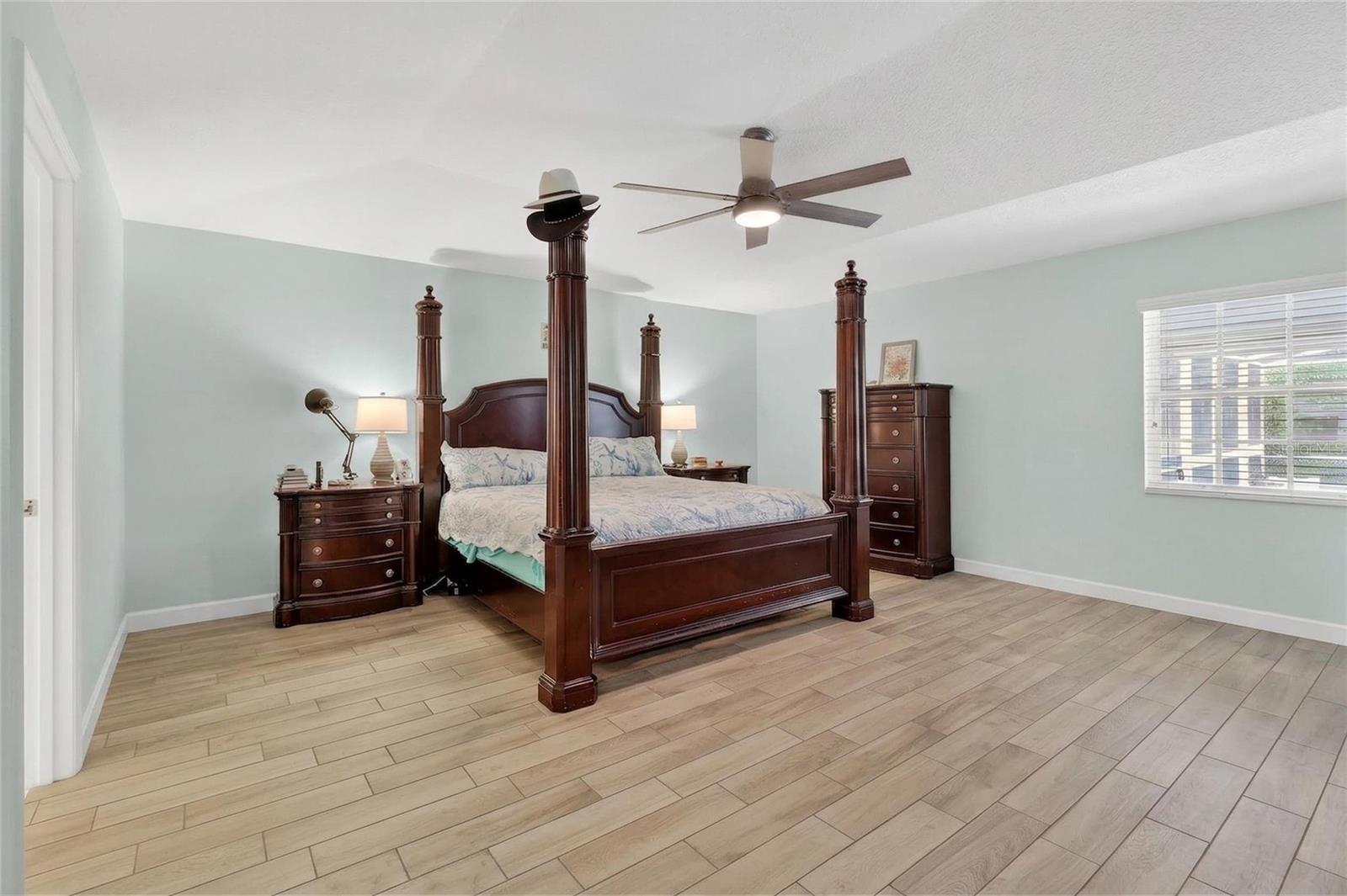 OVERLOOK ESTATES - Residential