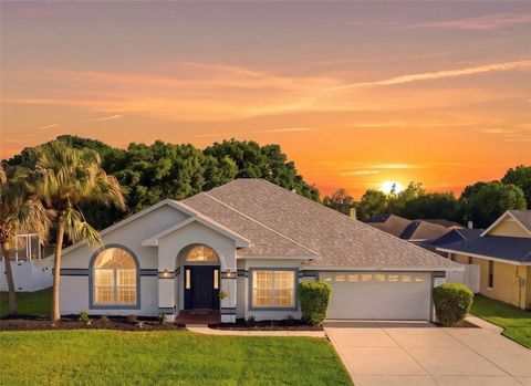 Photo of 737 Santa Maria Drive, Winter Haven, FL 33884 (MLS # P4938535)