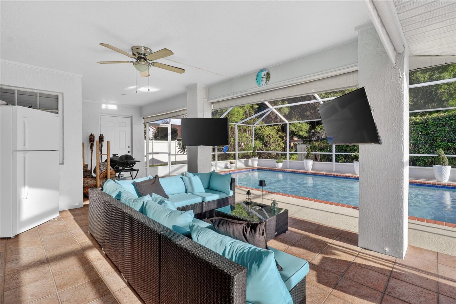 OVERLOOK ESTATES - Residential