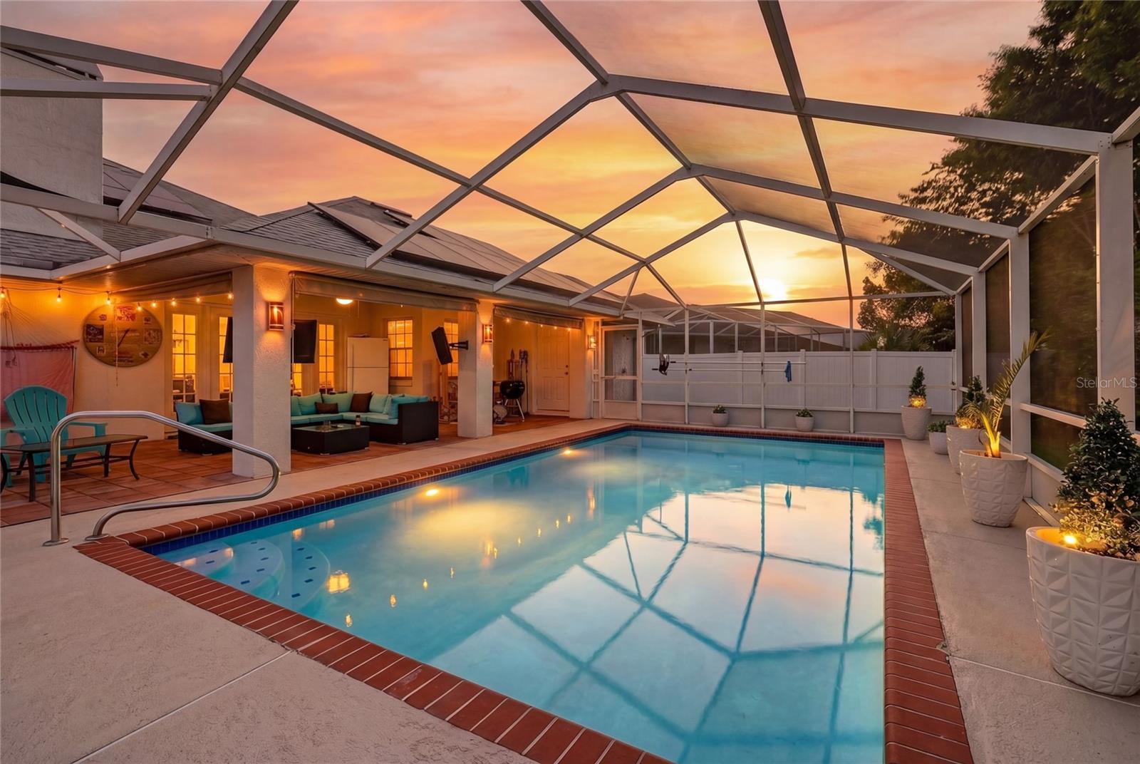 OVERLOOK ESTATES - Residential