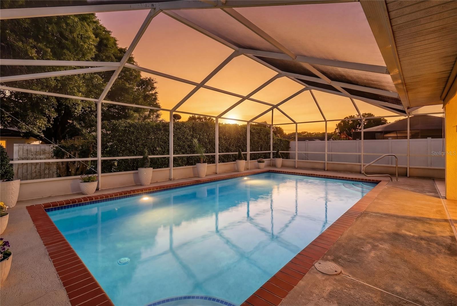 OVERLOOK ESTATES - Residential