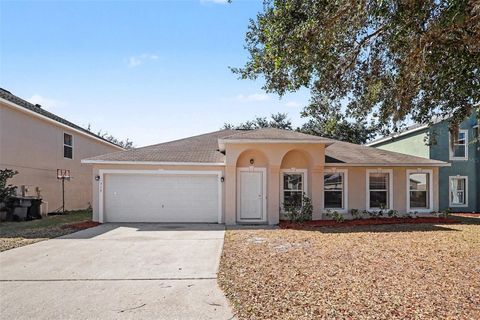 715 LOBELIA DRIVE DAVENPORT FL 33837