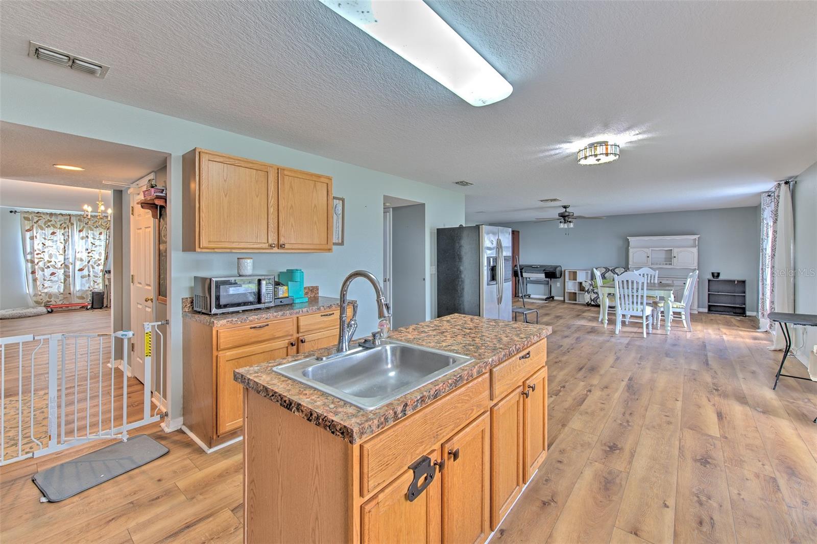 LAKE MEADOWS - Residential