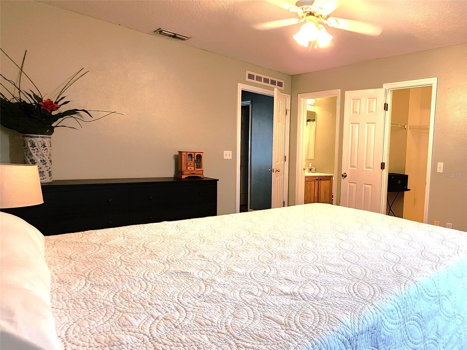 LAKE MEADOWS - Residential