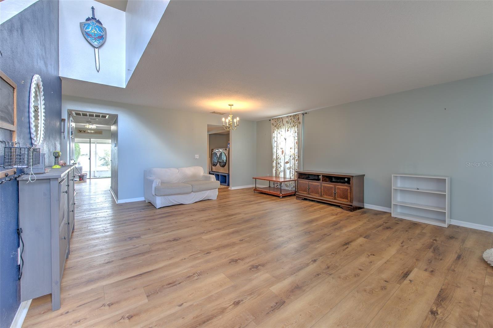 LAKE MEADOWS - Residential